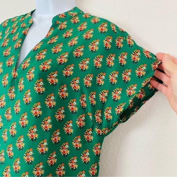 CAbi Stevie Green Floral Blouse Size XS - Picture 6 of 12